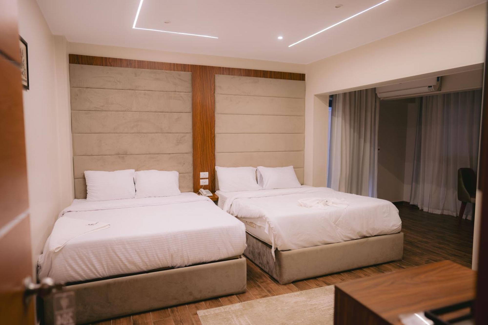 Tuya Pyramids Inn Kafrat al Jabal Exterior photo
